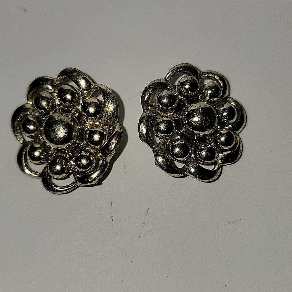 Vintage Gold tone clip on earrings